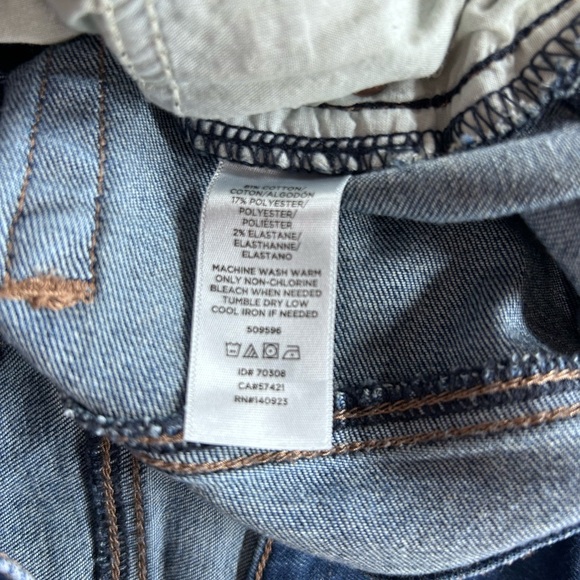 Classic Blue Women's Jeans - Picture 5 of 5